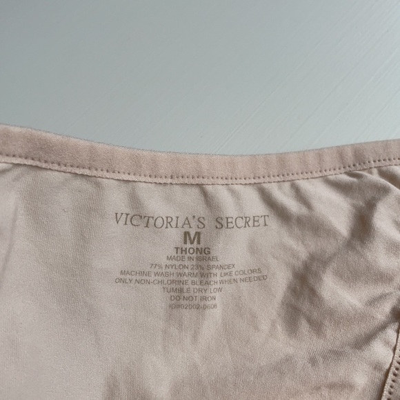 Victoria’s Secret | Basic Nude Thong | M - Picture 7 of 8